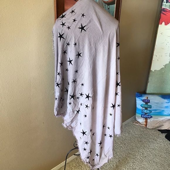 NWT Leigh & Luca Star Ombré Scarf - Picture 2 of 8